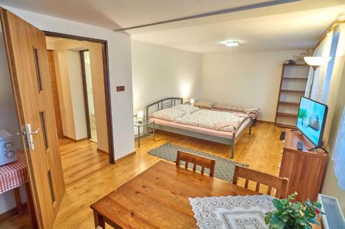 Hostal Penzion Mona