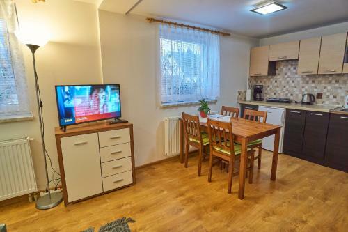 Hostal Penzion Mona