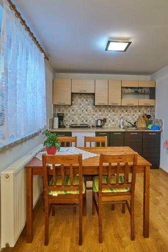 Hostal Penzion Mona