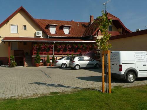 Hostal Arany Patk� Panzi� & �tterem