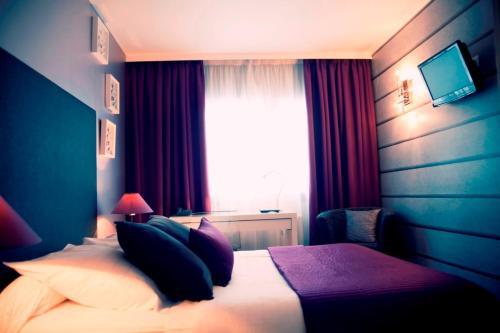Dm Hotel