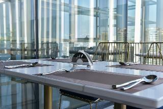 Zenith International Hotel