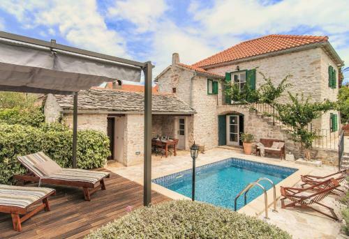 Villa Maruka