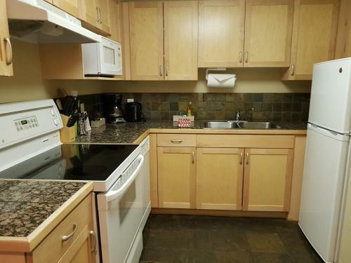 Hotel Sunset Resorts Canmore