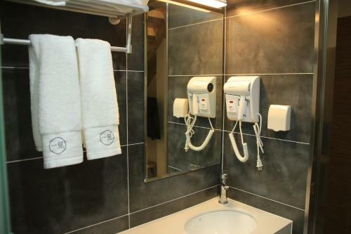 Yijia Youth Hostel