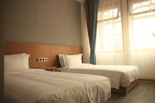 Yijia Youth Hostel