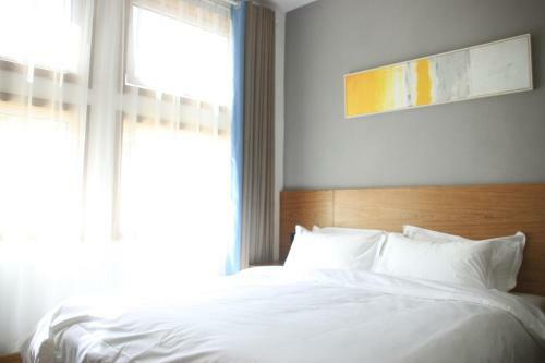 Yijia Youth Hostel