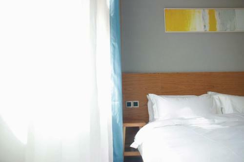 Yijia Youth Hostel