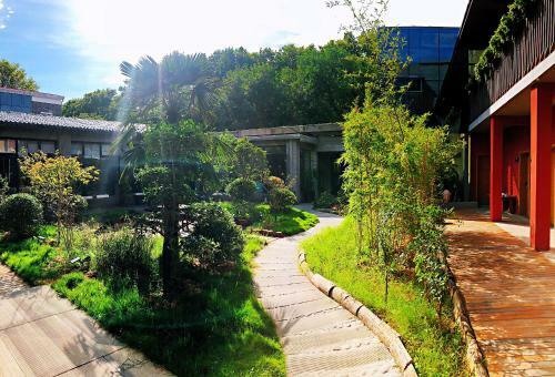 Yijia Youth Hostel