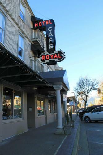 Royal Hotel