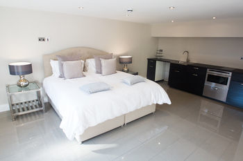 Hotel Cathedral 73