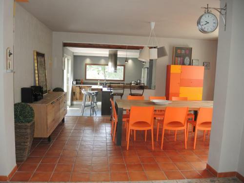 Holiday Home Entre Luberon Et Avignon Islesurla Sorgue