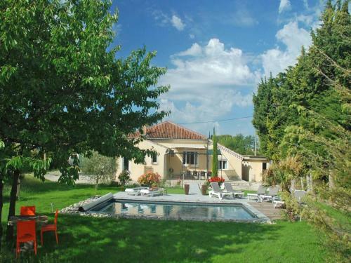 Holiday Home Entre Luberon Et Avignon Islesurla Sorgue