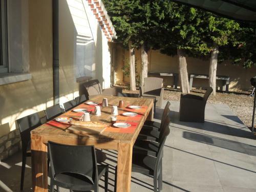 Holiday Home Entre Luberon Et Avignon Islesurla Sorgue