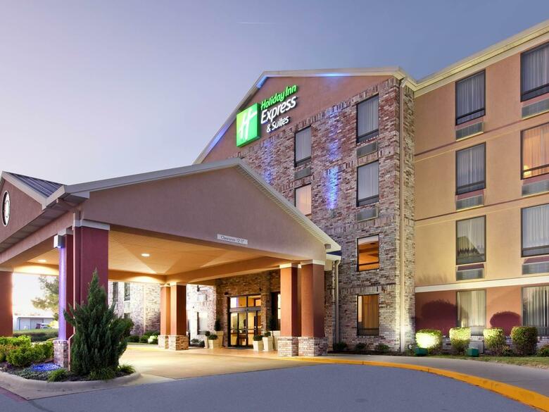 Holiday Inn Express Hotel & Suites Harrison