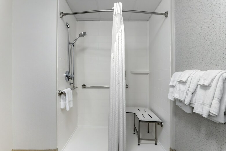 Holiday Inn Express Hotel & Suites Harrison