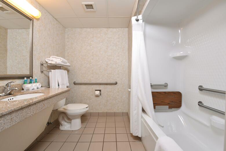Holiday Inn Express Hotel & Suites Harrison