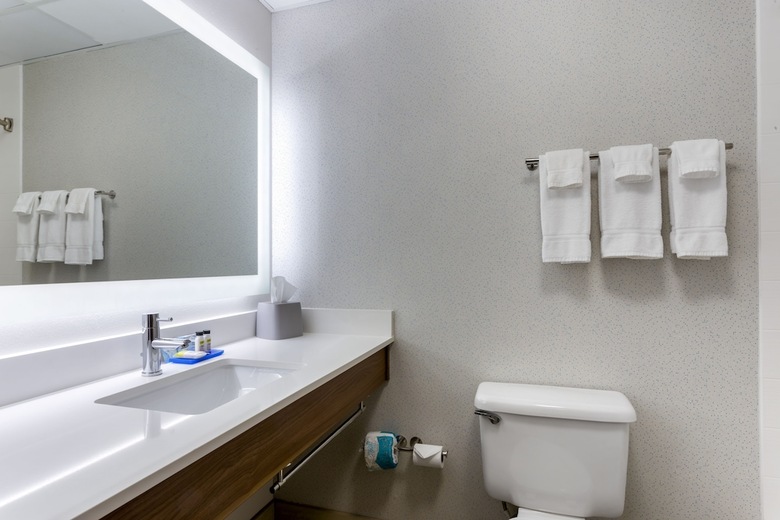 Holiday Inn Express Hotel & Suites Harrison