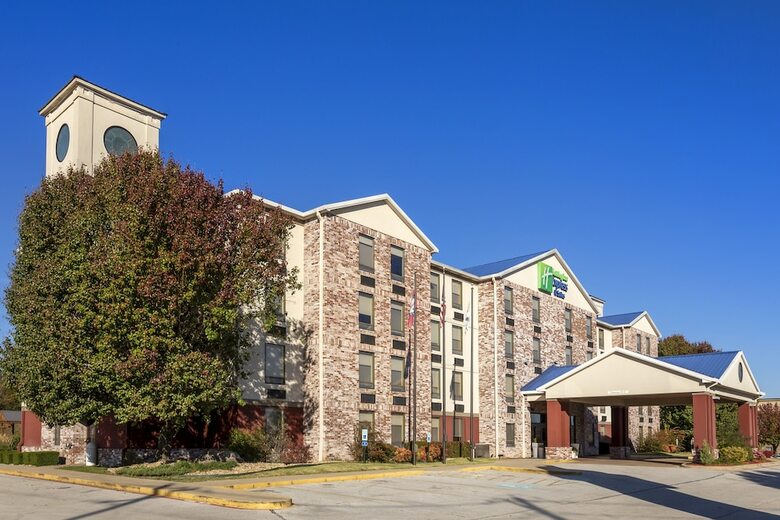 Holiday Inn Express Hotel & Suites Harrison