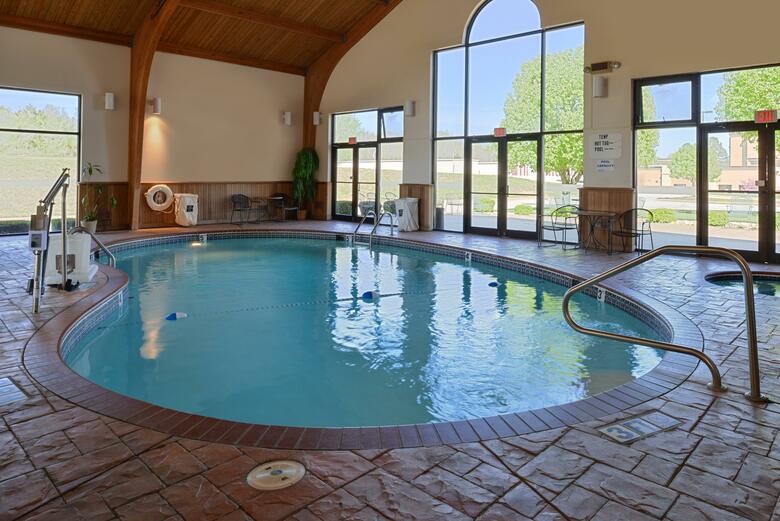 Holiday Inn Express Hotel & Suites Harrison