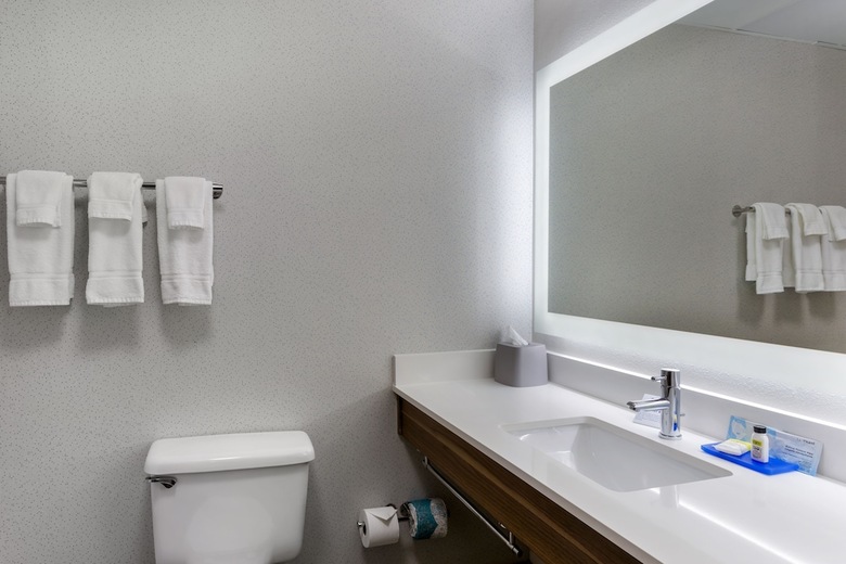 Holiday Inn Express Hotel & Suites Harrison