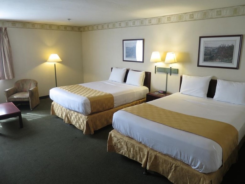 Hotel Country Inn Ontario