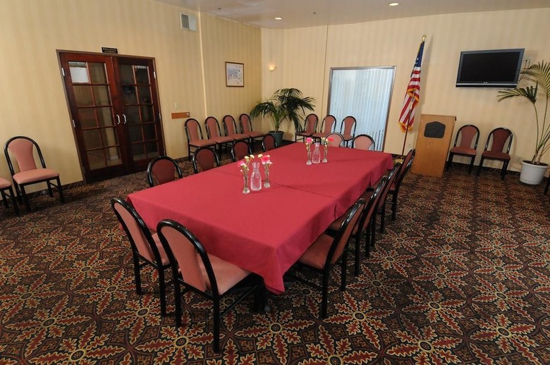Hotel Country Inn Ontario