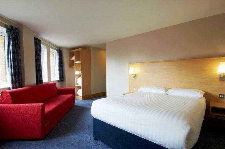 Travelodge Belfast Central Hotel