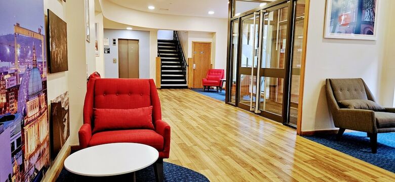 Travelodge Belfast Central Hotel