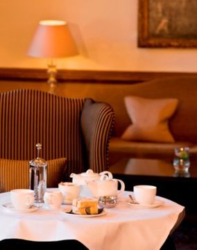 Macdonald Bear Hotel