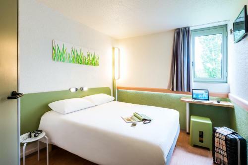 Hotel Ibis Budget Courbevoie Paris