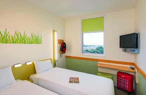 Hotel Ibis Budget Courbevoie Paris