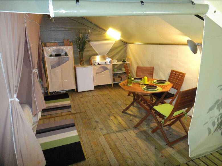 Camping De La Cazine