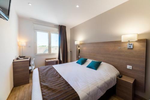 Hotel Logis Le Cours