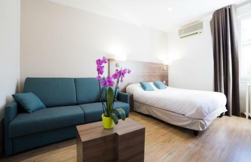 Hotel Logis Le Cours