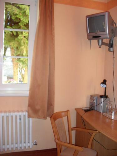 Hostal Restaurant Pension L-club