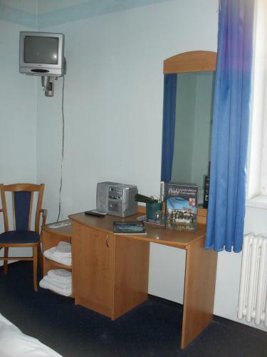 Hostal Restaurant Pension L-club