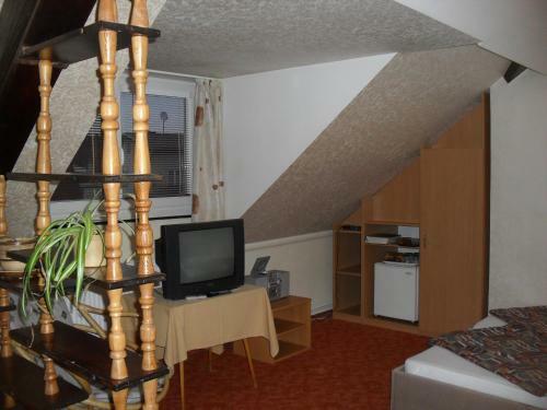 Hostal Restaurant Pension L-club