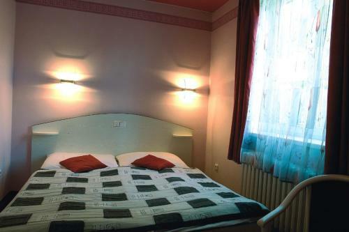 Hostal Restaurant Pension L-club