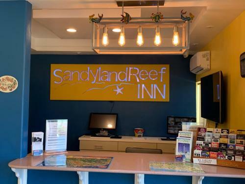 Motel Sandyland Reef Inn