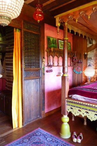 Bed & Breakfast Les Folies De La Serve