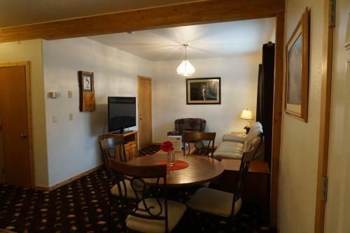 Salmon Catcher Lodge