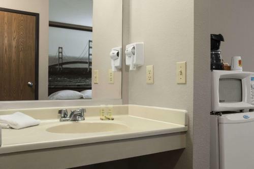 Hotel Super 8 Manistee