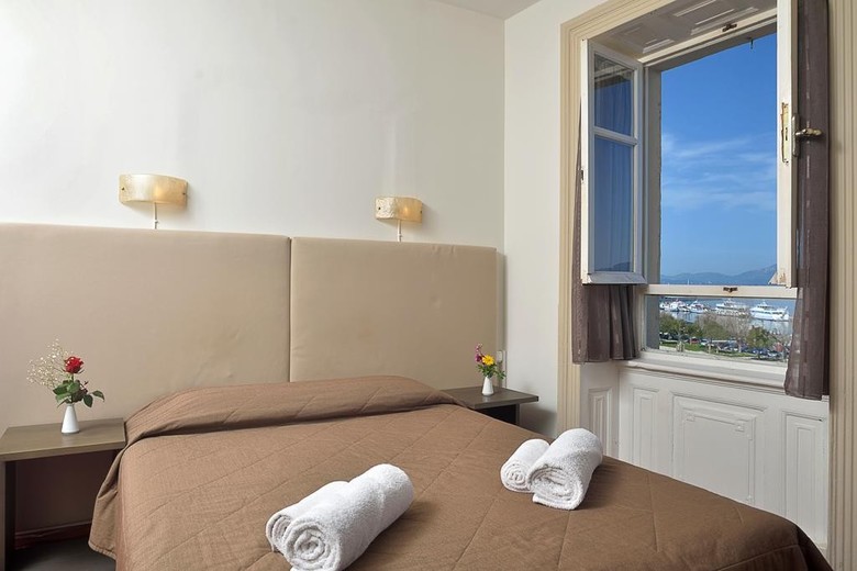 Konstantinoupolis Hotel