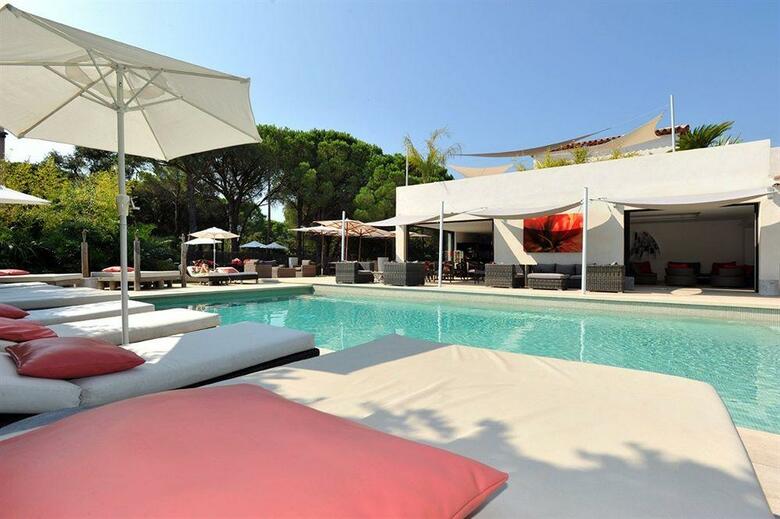 Hotel H�tel Font Mourier
