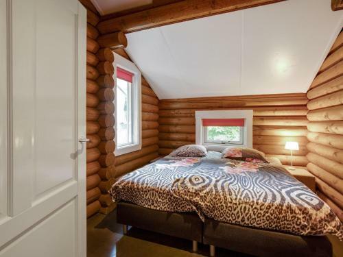 Boutique Holiday Home In Hoge Hexel On Pond