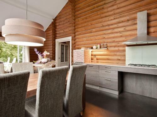 Boutique Holiday Home In Hoge Hexel On Pond