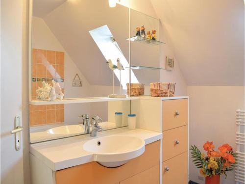 Holiday Home Saint-germain-sur-ay Ij-1098