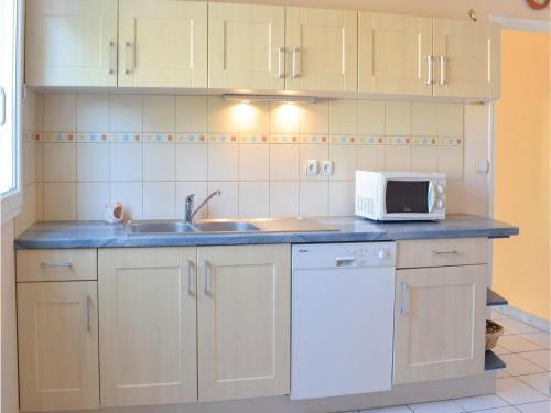 Holiday Home Saint-germain-sur-ay Ij-1098