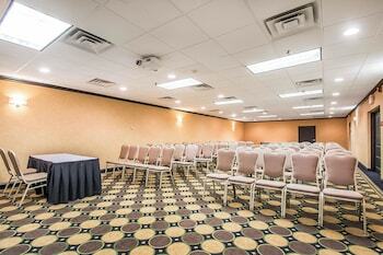 Hotel Clarion Inn Elmhurst - Oakbrook